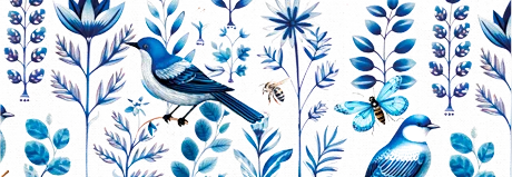 Ilustración con motivos en azul y blanco que muestra pájaros posados entre intrincados motivos florales, hojas y ramas. También están presentes una mariposa azul y una pequeña abeja, lo que crea un diseño con temática de la naturaleza sobre un fondo claro.